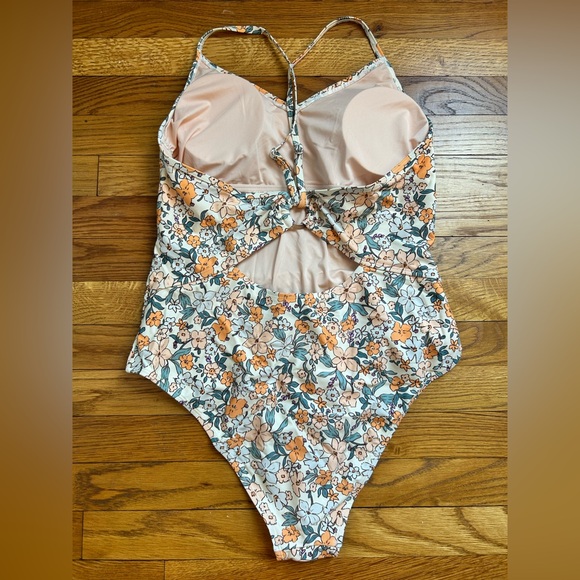 Cupshe Floral womens One Piece in Orange and Green - Picture 4 of 5